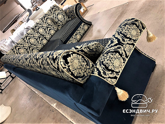 Диван угловой 3,0х2,25 прав.выкатной 2подушки/2накидки Napoleon "Лувр" (Премьер 24/Катар 370-05 ромб+рис./Сутаж/Кисти) Dn/NP/VR