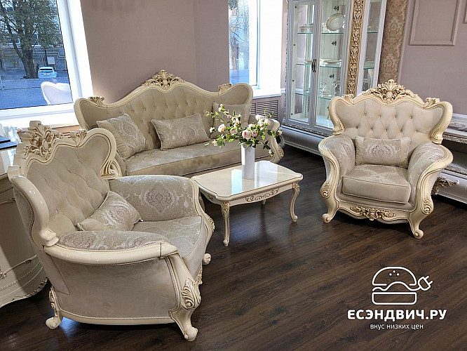 Шкаф 3 ств.1,9 (штанга/полки) "Себастьяно" (МДФ) (Крем глянец/Зеркало/Шелкография/Патина/Лак) UgJk