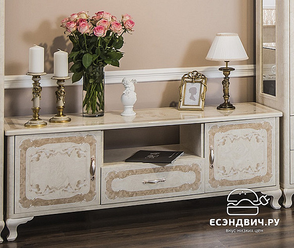 Комод/Тумба ТВ  "Клео" (МДФ) (Корень крем глянец/Патина/Шелкография/Лак) UgPt