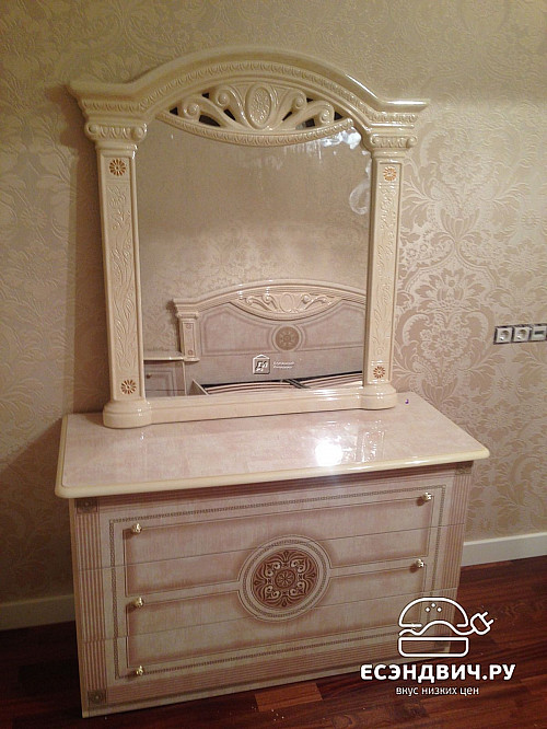 Комод с зеркалом "Севилья" (МДФ) (Бежевый глянец/Шелкография) Dm/Rm