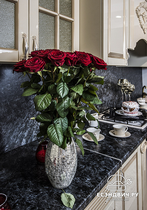 Тумба 1000 угловая (универс.угол) "Маэстро" (МДФ) (Крем глянец/Патина/Лак) UgVr