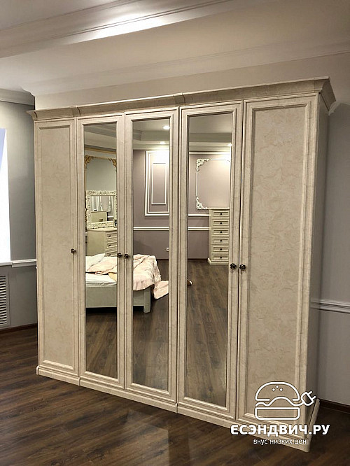 Шкаф 3-х дв.1,44 (штанга/полки) "Таис" (МДФ) (Корень ясеня/Патина/Лак/Зеркало) UgAf